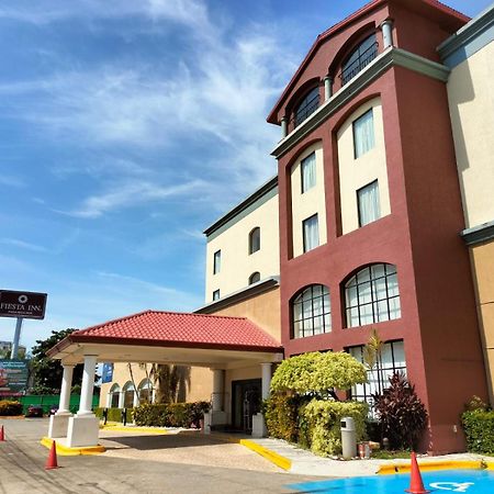 Fiesta Inn Poza Rica Экстерьер фото