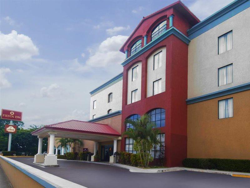 Fiesta Inn Poza Rica Экстерьер фото