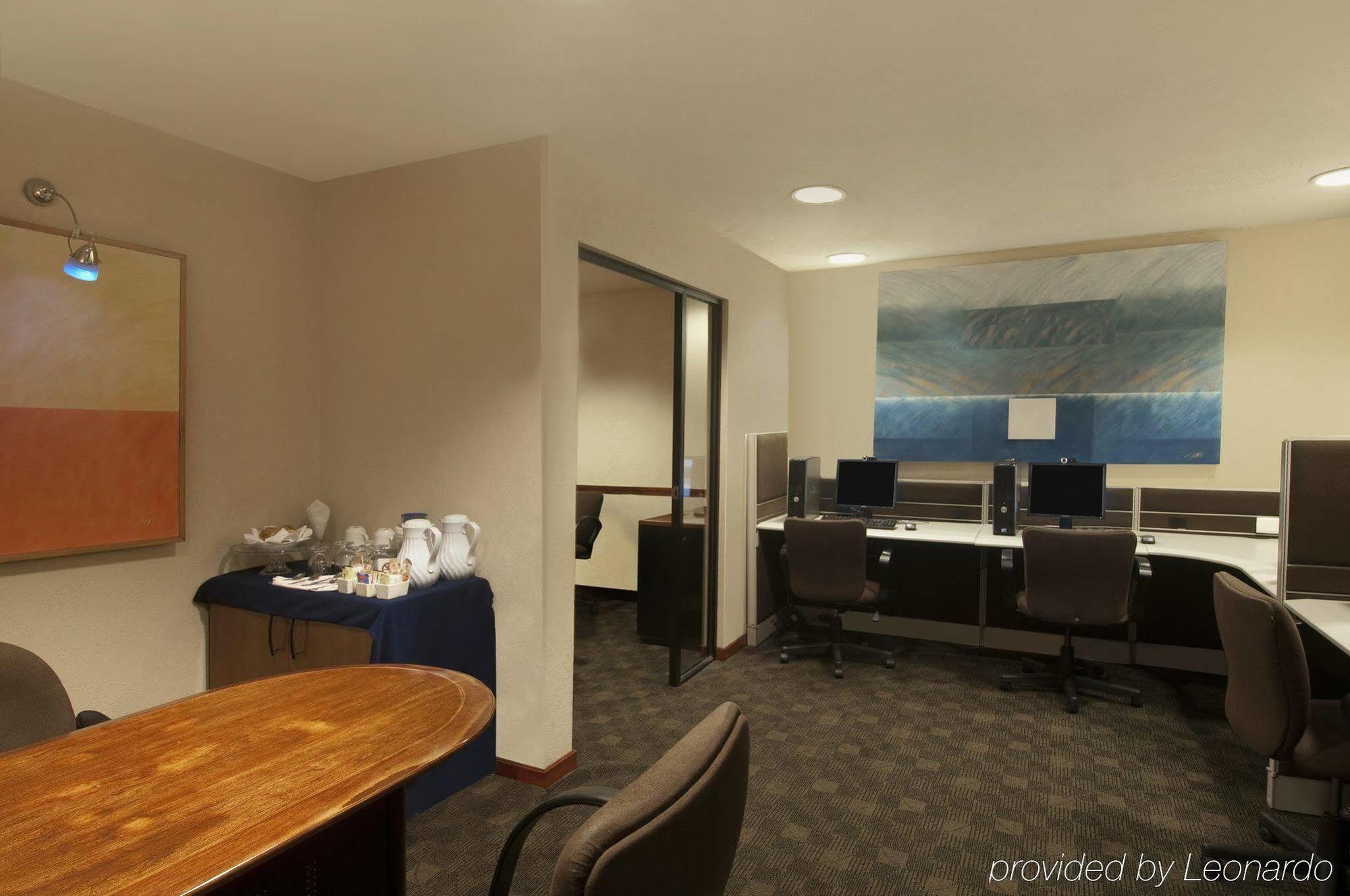 Fiesta Inn Poza Rica Номер фото